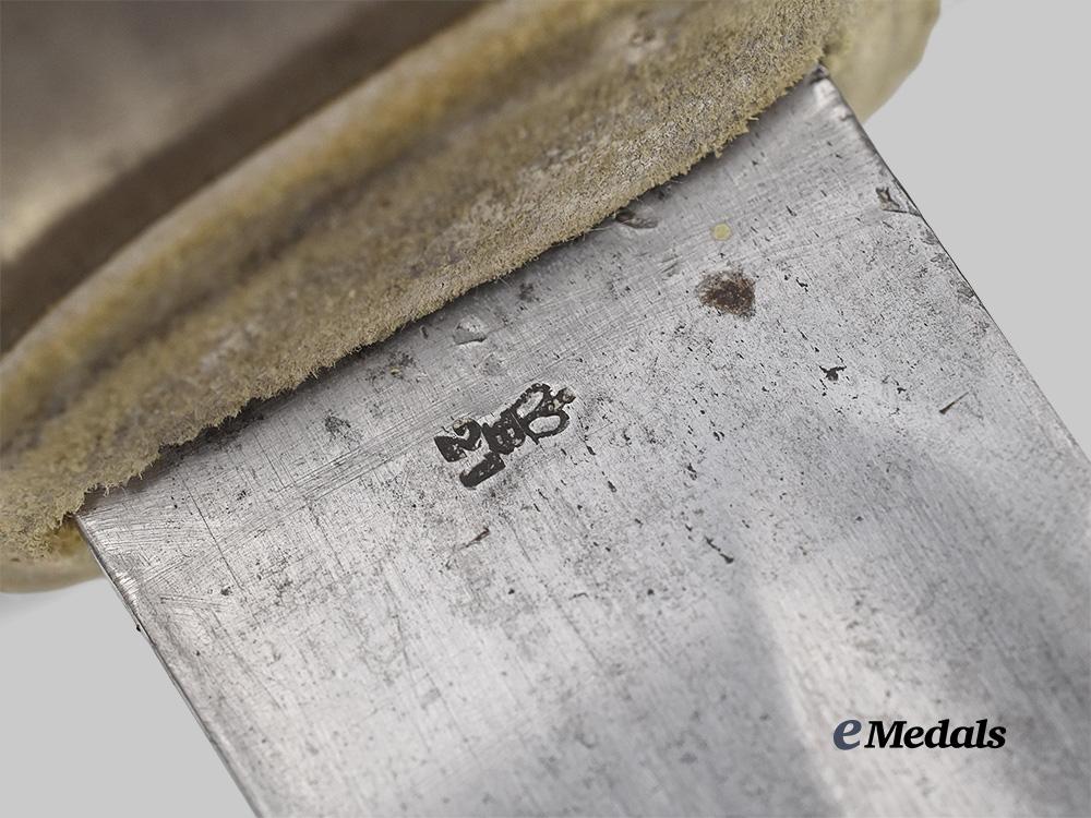 united_kingdom._a_british1864_pattern_cavalry_trooper’s_sword_by_robert_mole&_sons,_birmingham_e_medals__m0694-171_13