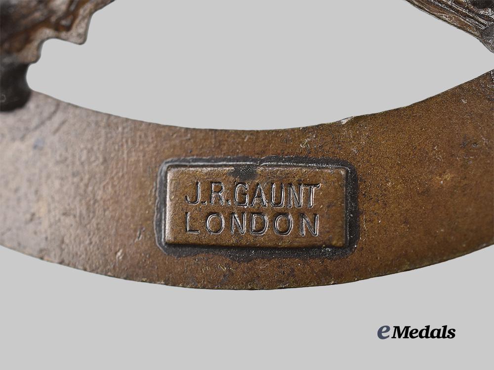 canada,_c_e_f._a_lot_of_first_war_cap_badges_e_medals__m0694-181_4