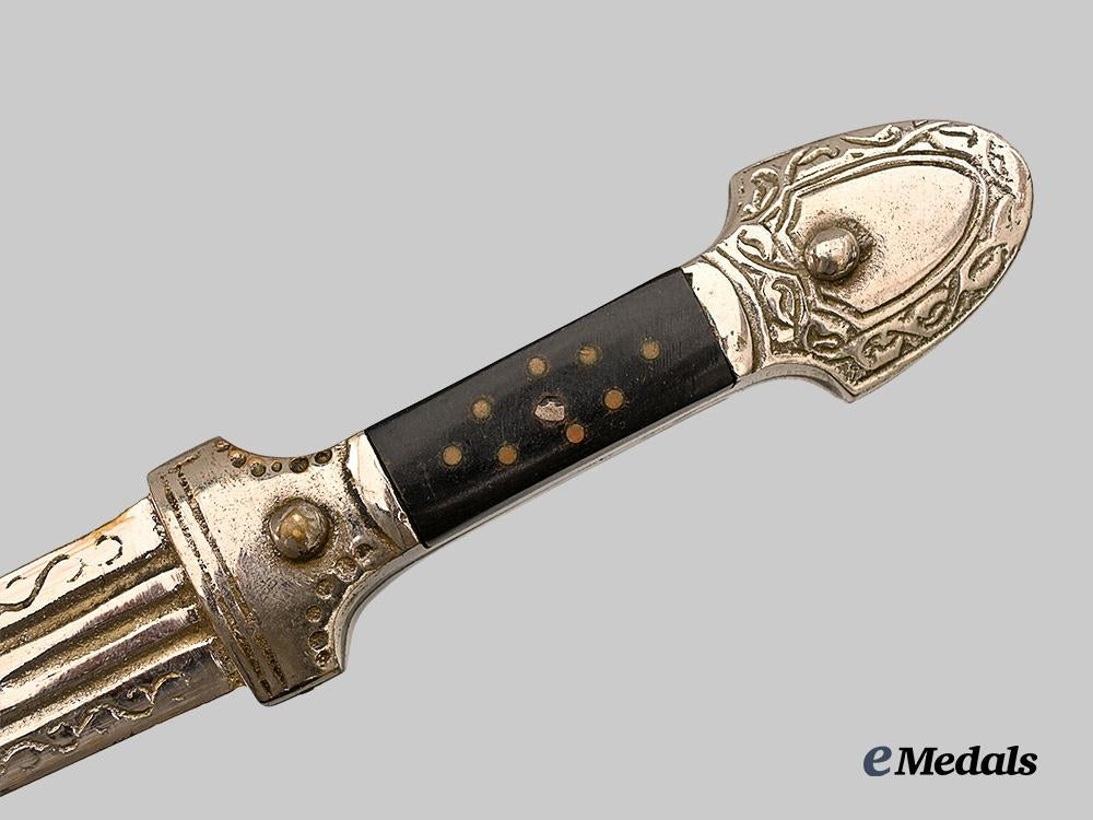 yemen._a_ceremonial_jambiya_dagger_e_medals__m0694-184_6
