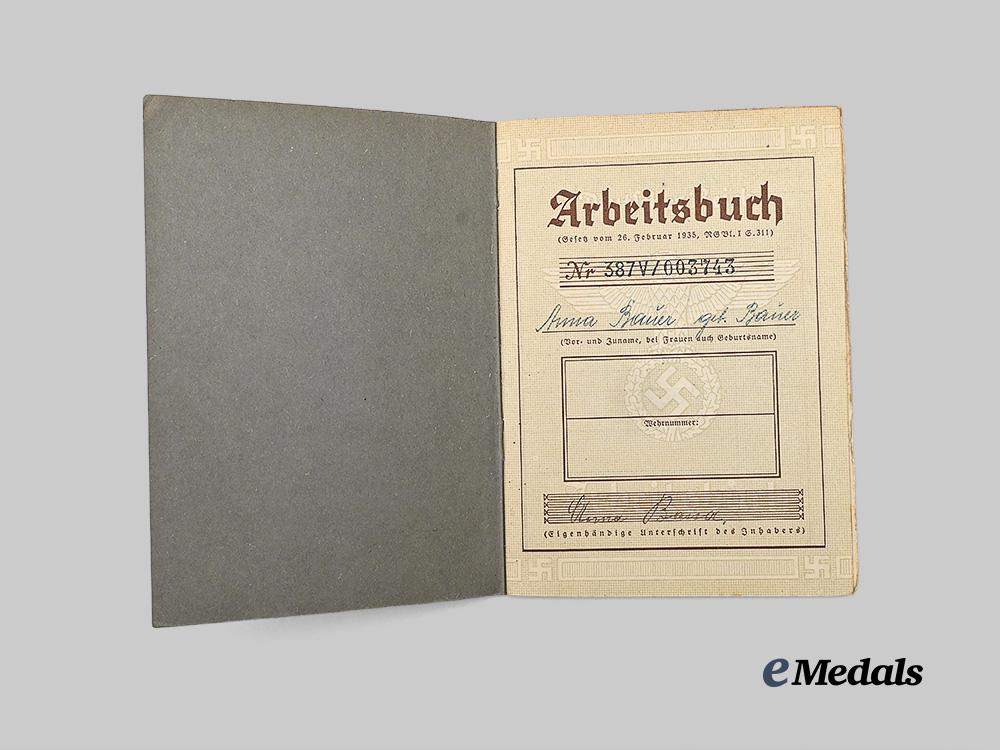 germany,_third_reich._a_mixed_lot_of_arbeitsbücher_to_vienna_region_wartime_workers_e_medals__m0704-96_13