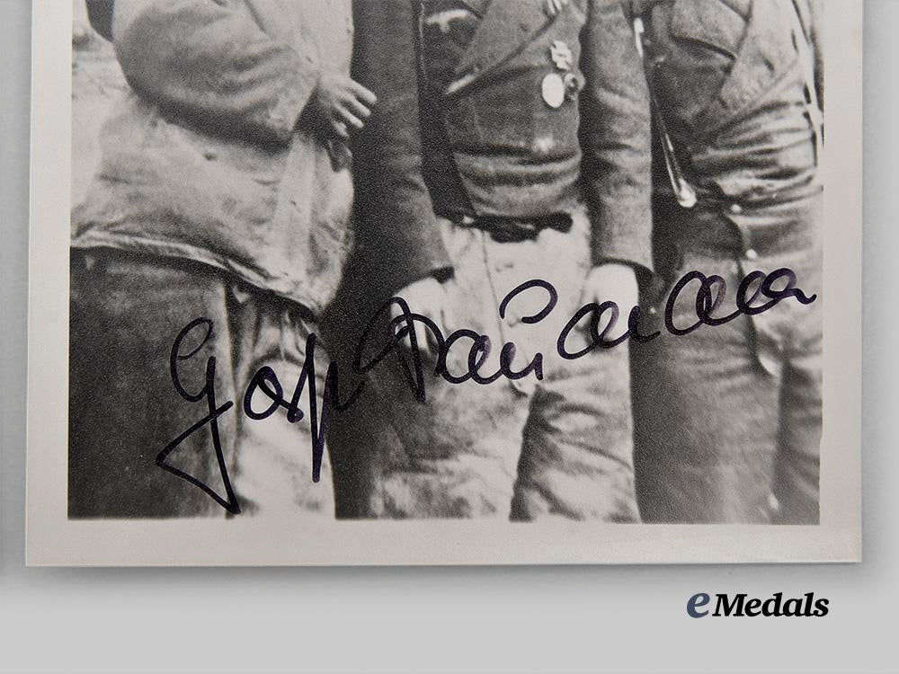 germany,_wehrmacht._a_mixed_lot_of_postwar_knight’s_cross_recipient_photos,_with_signatures_e_medals__m0706-11_10