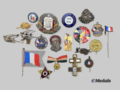France. A Lot of 21 First War Patriotic Pins