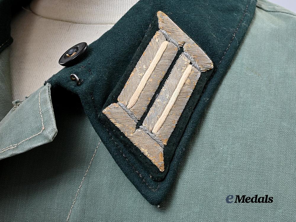 germany,_heer._an_infantry_hauptmann_summer_field_tunic_e_medals__m0711-23_10