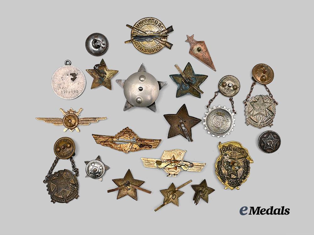 russia,_soviet_union._a_mixed_lot_of_awards_and_insignia_e_medals__m0711-7_3