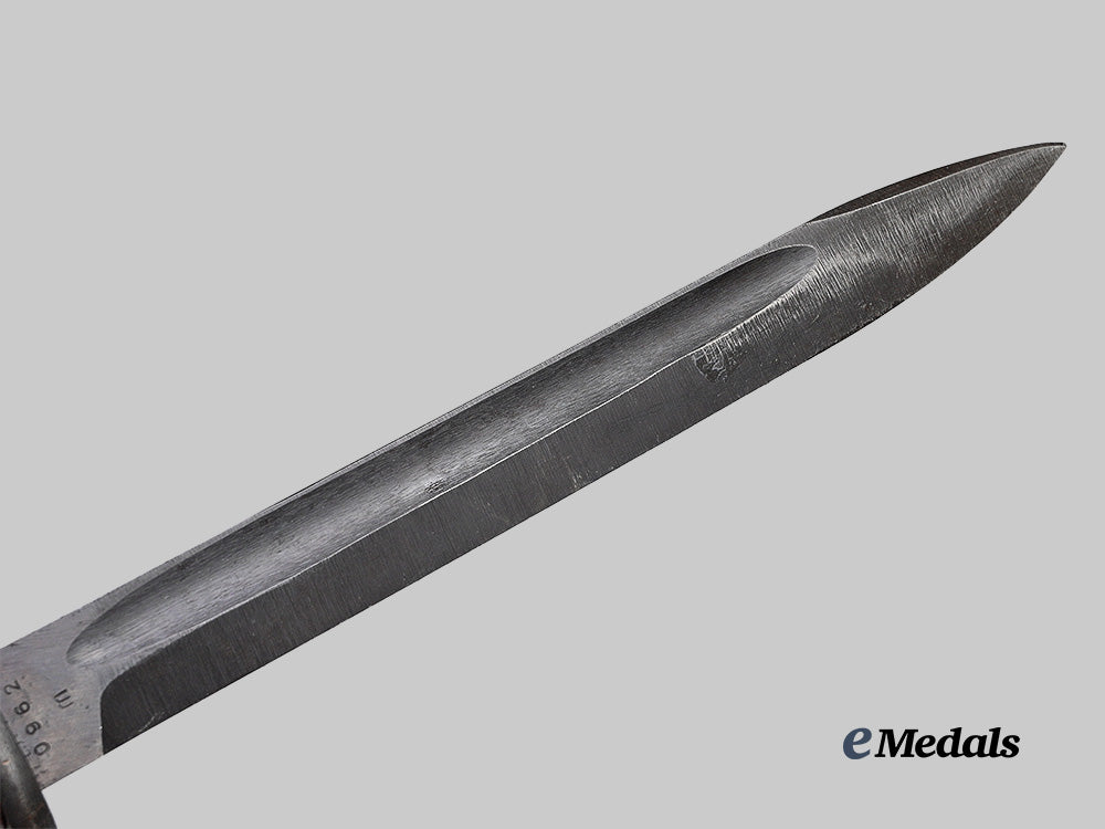 germany,_heer._a_k98_combat_bayonet,_by_carl_eickhorn_e_medals__m0714-17_10