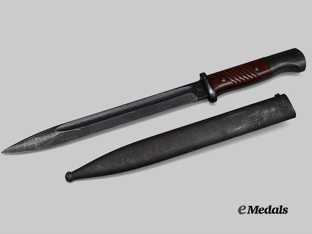 germany,_heer._a_k98_combat_bayonet,_by_carl_eickhorn_e_medals__m0714-17_3