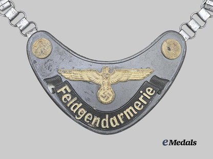 germany,_wehrmacht._a_feldgendarmerie_gorget,_by_f._w._assmann&_söhne_e_medals__m0714-2_3