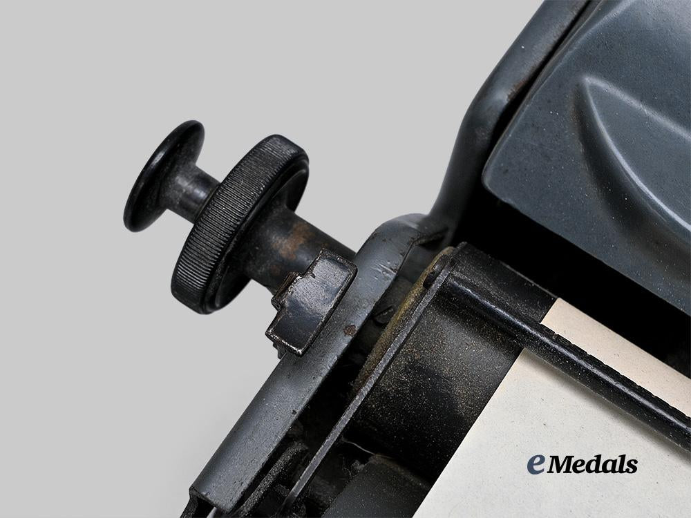 germany,_s_s._an_olympia_robust_typewriter_with_runic_key,_c.1944_e_medals__m0714-5_10
