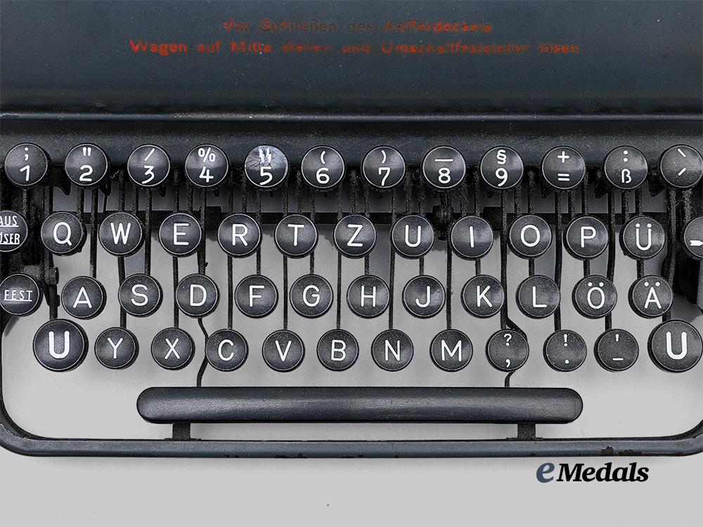 germany,_s_s._an_olympia_robust_typewriter_with_runic_key,_c.1944_e_medals__m0714-5_4