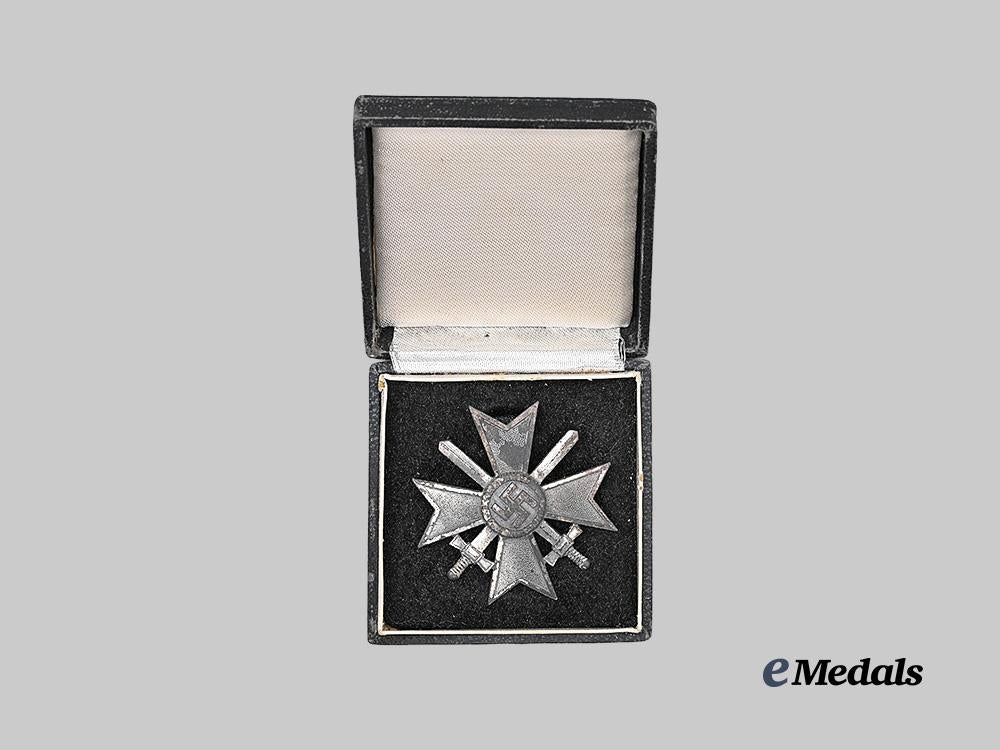 germany,_wehrmacht._a_war_merit_cross_i_class_with_swords_and_case,_by_wilhelm_deumer_e_medals__m0717-2_3