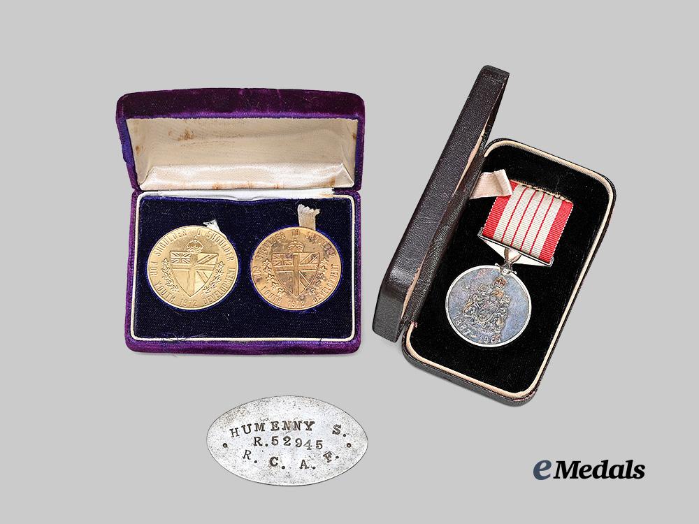 canada,_commonwealth._a_lot_of_awards&_an_r_c_a_f_i_d_e_medals__m0717-39_3