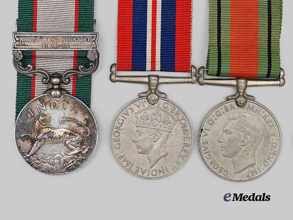 united_kingdom._a_lot_of_service&_campaign_medals_e_medals__m0717-47_4