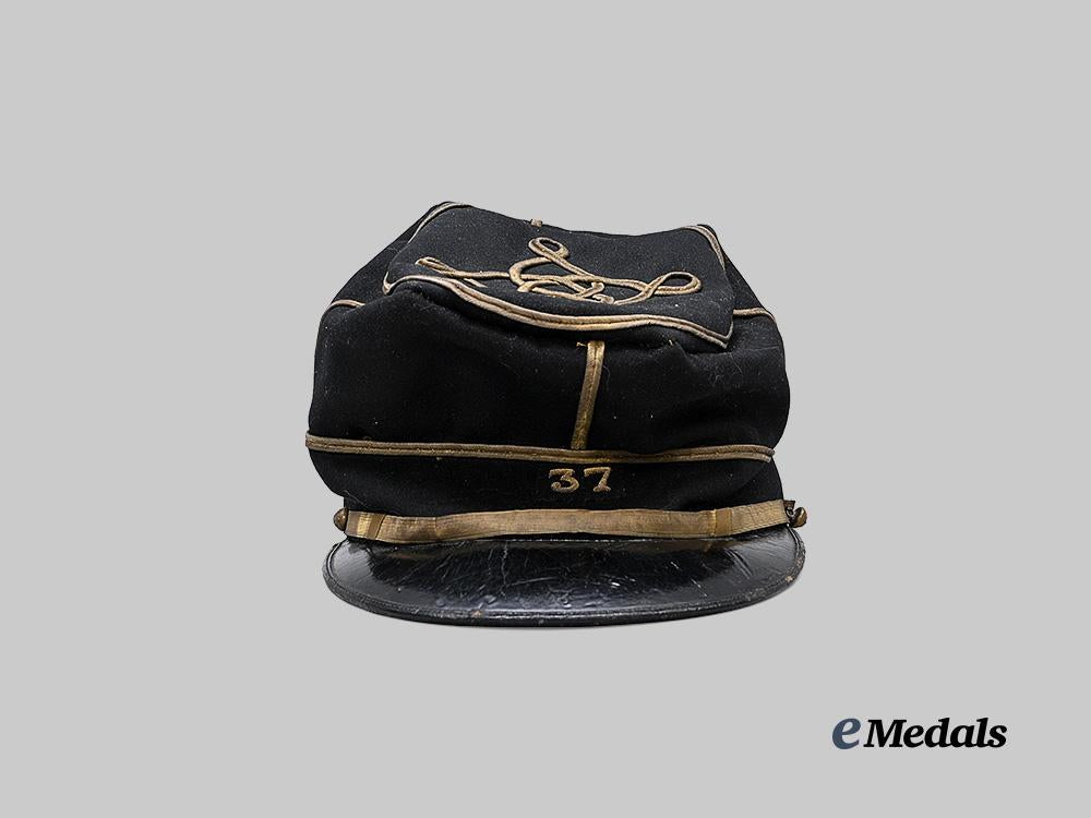 france,_republic._an_m1884_lieutenant34th_artillery_regiment_officer's_kepi,_c.1914_e_medals__m0717-58_2