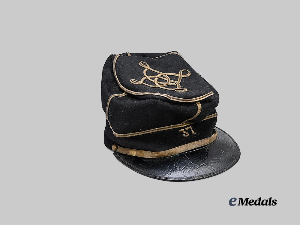france,_republic._an_m1884_lieutenant34th_artillery_regiment_officer's_kepi,_c.1914_e_medals__m0717-58_3