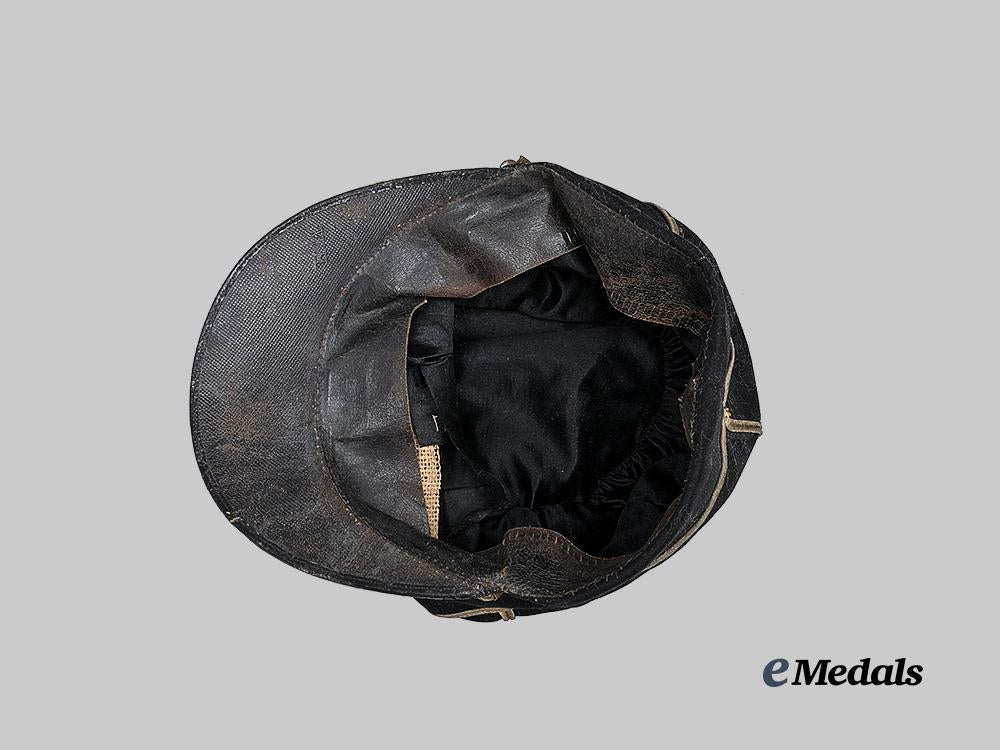 france,_republic._an_m1884_lieutenant34th_artillery_regiment_officer's_kepi,_c.1914_e_medals__m0717-58_9