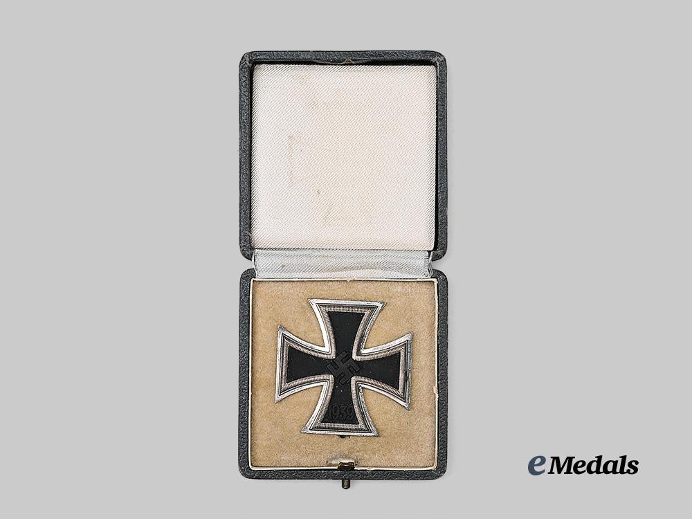 germany,_wehrmacht._a1939_iron_cross_i_class,_b-_core_variant_with_case,_by_klein&_quenzer_e_medals__m0717-5_3