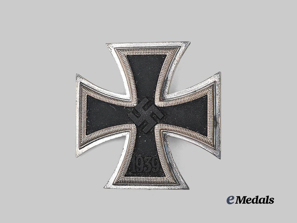 germany,_wehrmacht._a1939_iron_cross_i_class,_b-_core_variant_with_case,_by_klein&_quenzer_e_medals__m0717-5_6