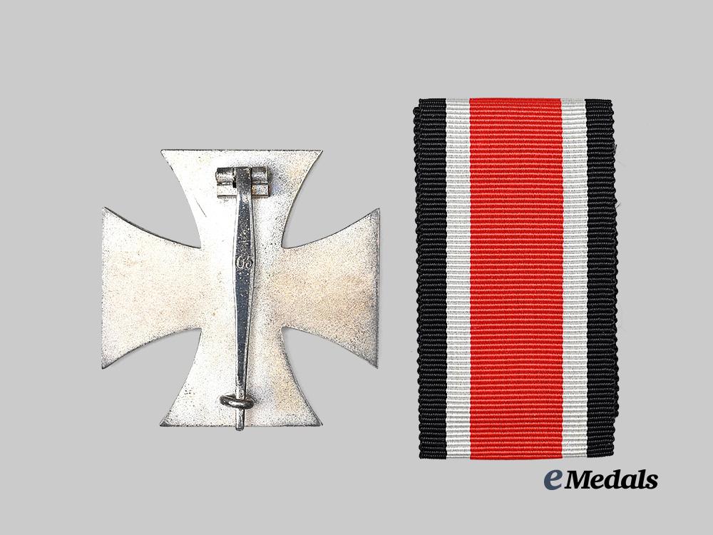 germany,_wehrmacht._a1939_iron_cross_i_class,_b-_core_variant_with_case,_by_klein&_quenzer_e_medals__m0717-5_7