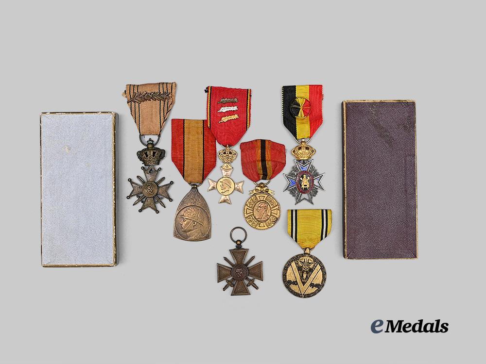 belgium,_kingdom._a_lot_of_orders,_medals&_decorations_e_medals__m0717-69_3