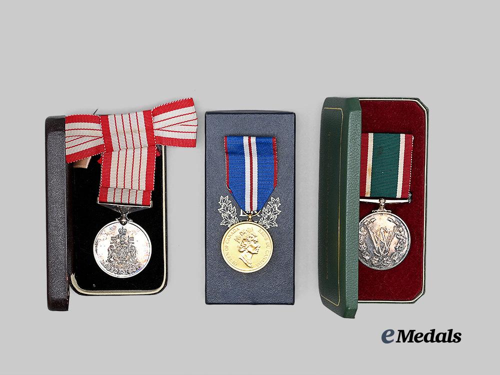 canada,_commonwealth._three_commemorative_medals_e_medals__m0717-75_3