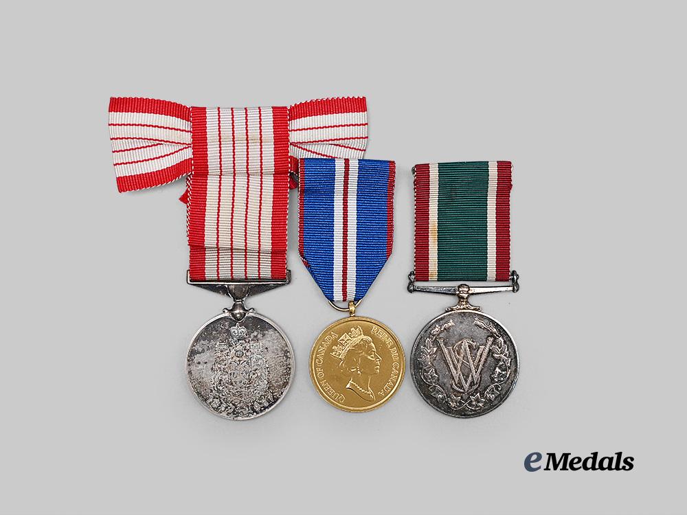 canada,_commonwealth._three_commemorative_medals_e_medals__m0717-75_6
