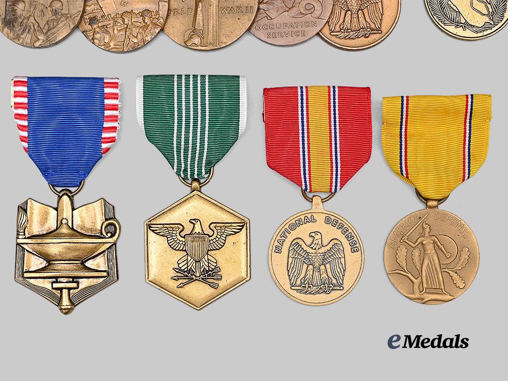 united_states._a_lot_of_service_medals&_awards_e_medals__m0717-85_5