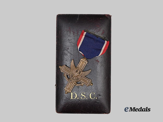united_states._a_first_war_distinguished_service_cross_with_case_e_medals__m0717-88_4