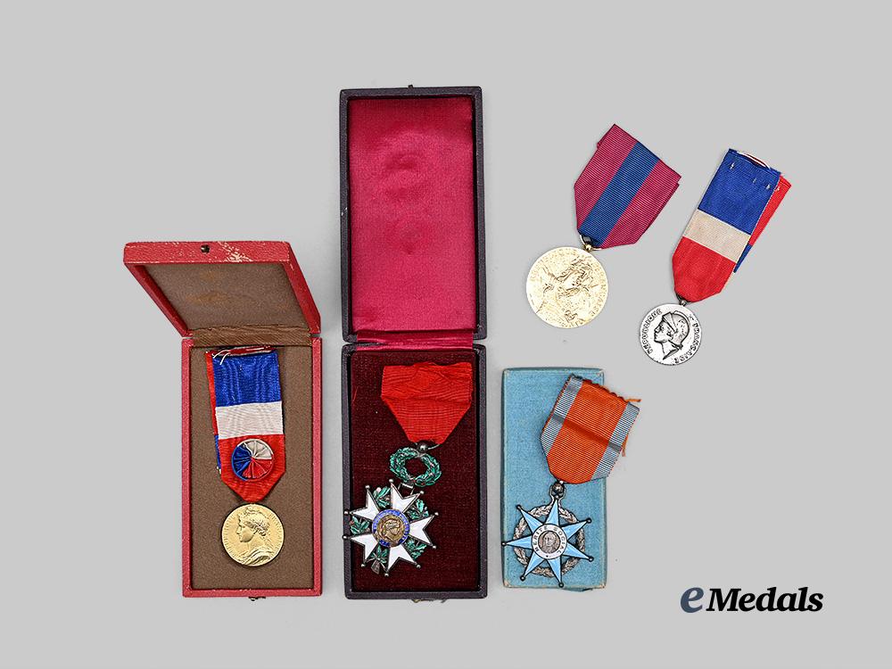 france,_republic._a_lot_of_five_orders&_decorations_e_medals__m0717-89_3