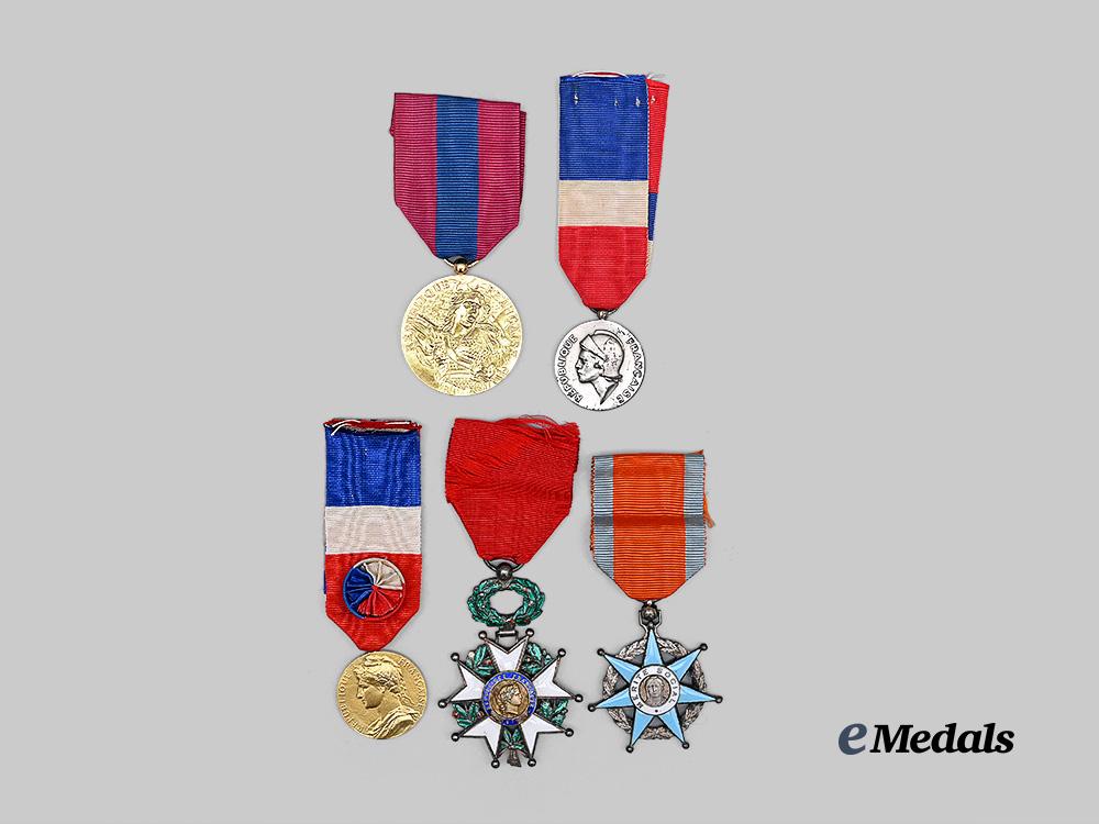 france,_republic._a_lot_of_five_orders&_decorations_e_medals__m0717-89_5