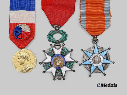 france,_republic._a_lot_of_five_orders&_decorations_e_medals__m0717-89_6