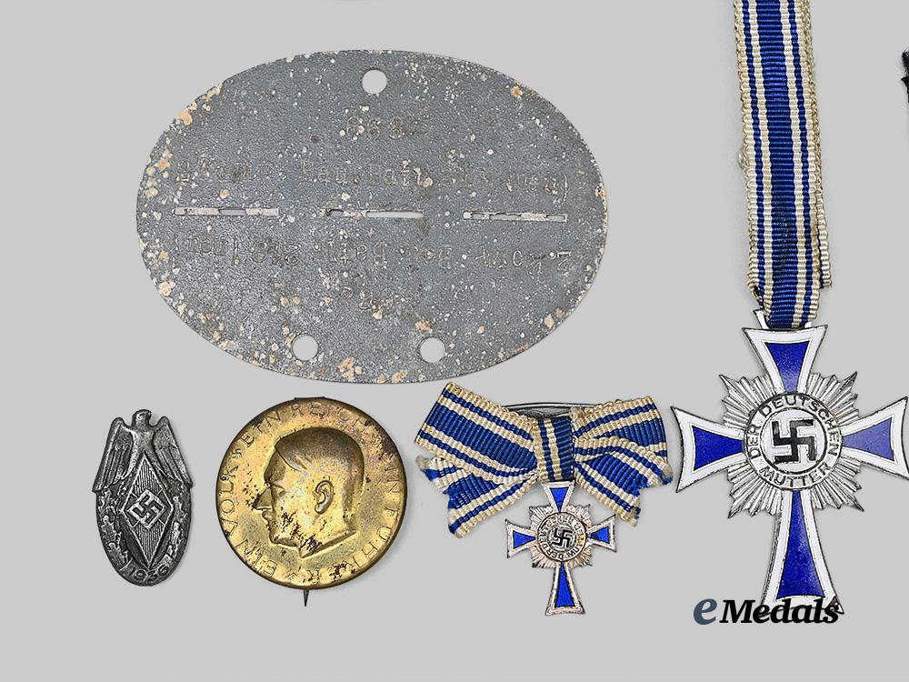 germany,_third_reich._a_lot_of_awards_and_badges_e_medals__m0717-8_3