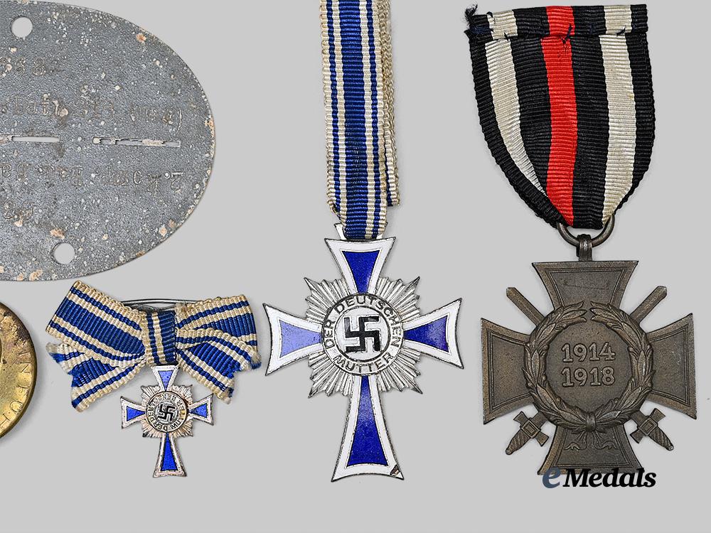 germany,_third_reich._a_lot_of_awards_and_badges_e_medals__m0717-8_4