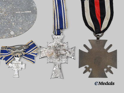 germany,_third_reich._a_lot_of_awards_and_badges_e_medals__m0717-8_7