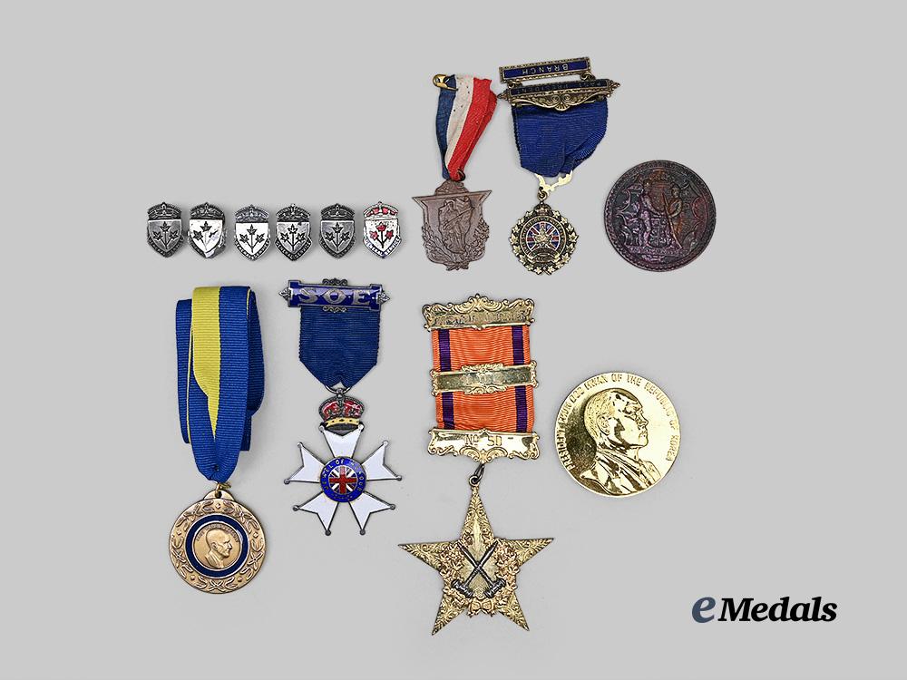 canada,_commonwealth._a_lot_of_medals,_badges,_and_awards_e_medals__m0717-96_5