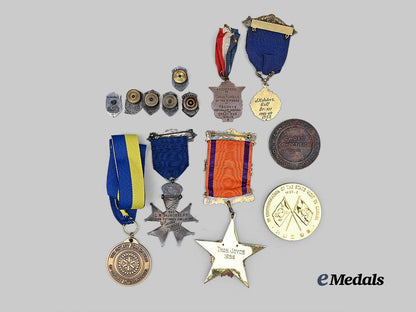 canada,_commonwealth._a_lot_of_medals,_badges,_and_awards_e_medals__m0717-96_6