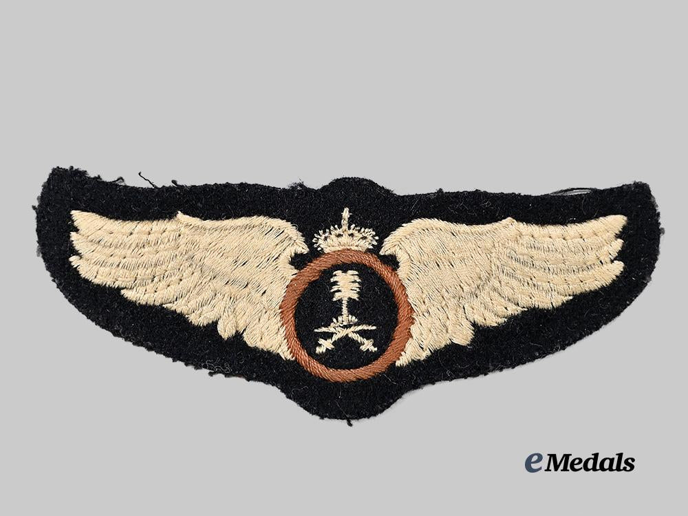 a_royal_saudi_air_force(_rsaf)_pilot_wings_e_medals__w3414_2