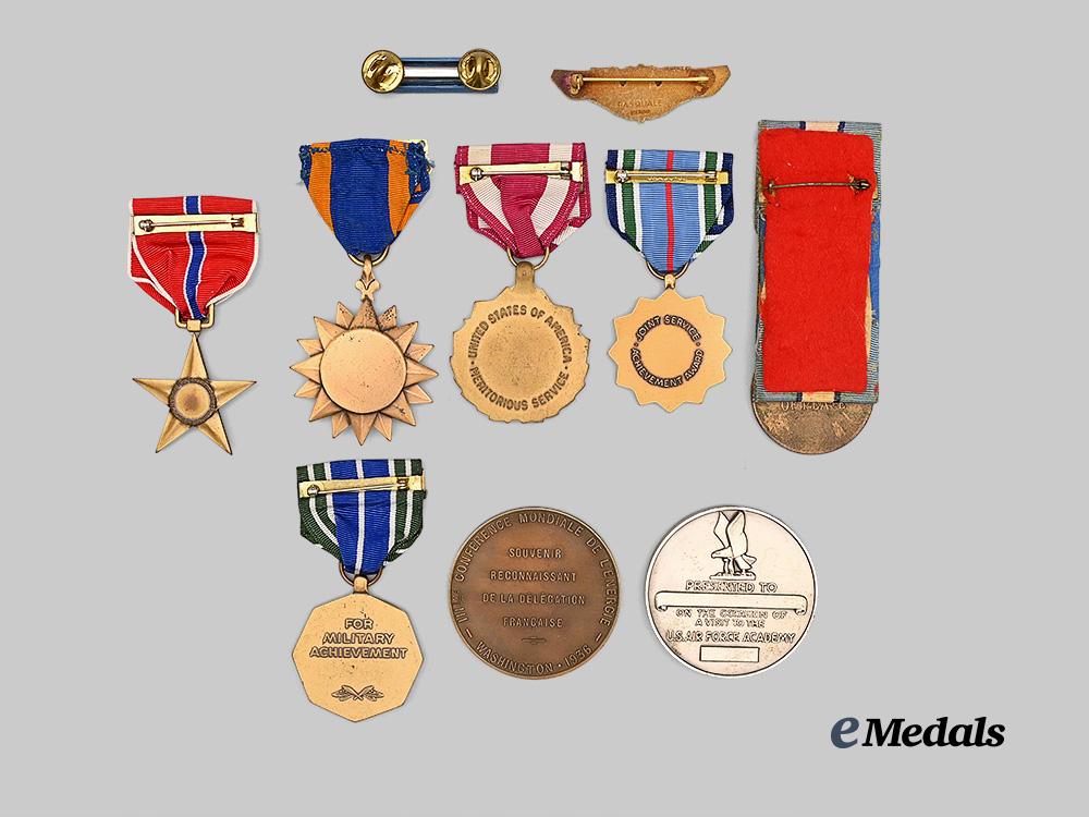 united_states._a_group_of_ten_medals,_badges,_and_table_medals_e_medals__w8316_6