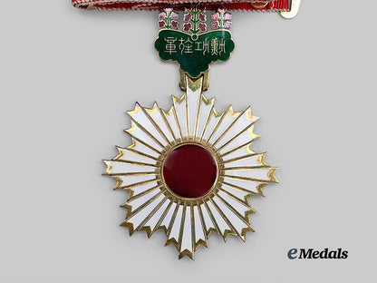 japan,_imperial._a_mint_order_of_the_rising_sun,_i_i_class_set,_in_case_e_medals__w8371_11