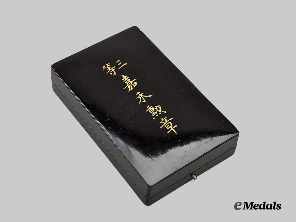 china,_republic._an_order_of_the_golden_grain,_i_i_i_class_in_case_e_medals__w8397_1