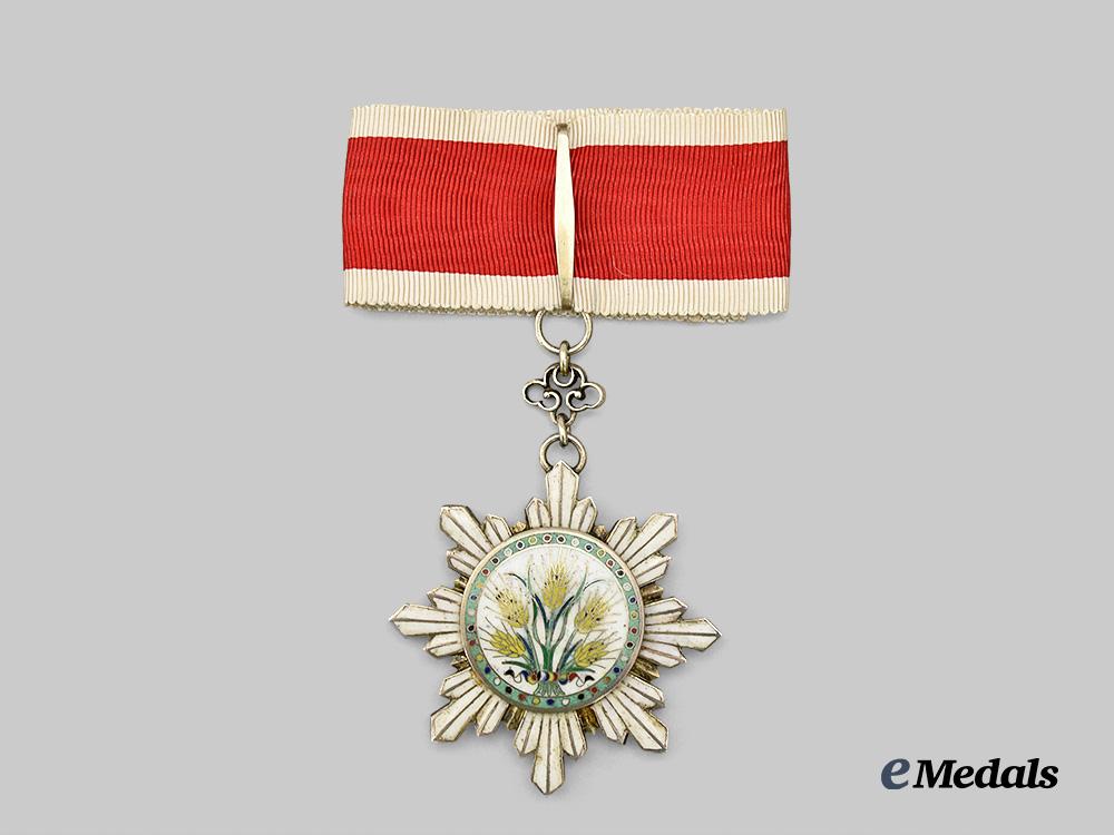 china,_republic._an_order_of_the_golden_grain,_i_i_i_class_in_case_e_medals__w8397_5