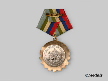 cuba,_republic._an_order_of_playa_girón,1979_version_e_medals__w8403_4