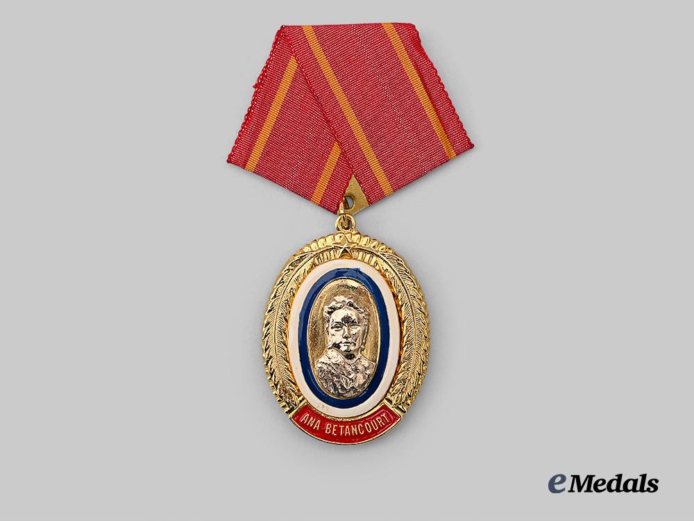 cuba,_republic._an_order_ana_betancourt_e_medals__w8409_2