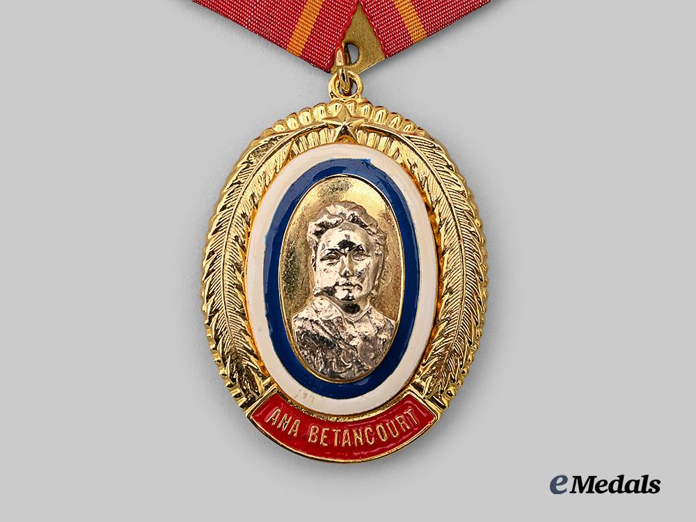 cuba,_republic._an_order_ana_betancourt_e_medals__w8409_3