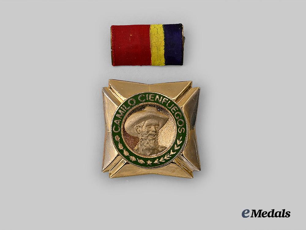 cuba,_republic._an_order_of_camilo_cienfuegos_e_medals__w8422_2