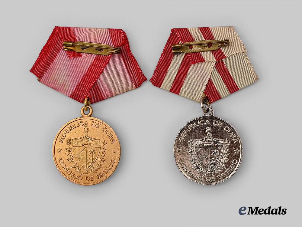 cuba,_republic._a_pair_of_medals_of_eliseo_reyes_i_and_i_i_class_e_medals__w8423_5
