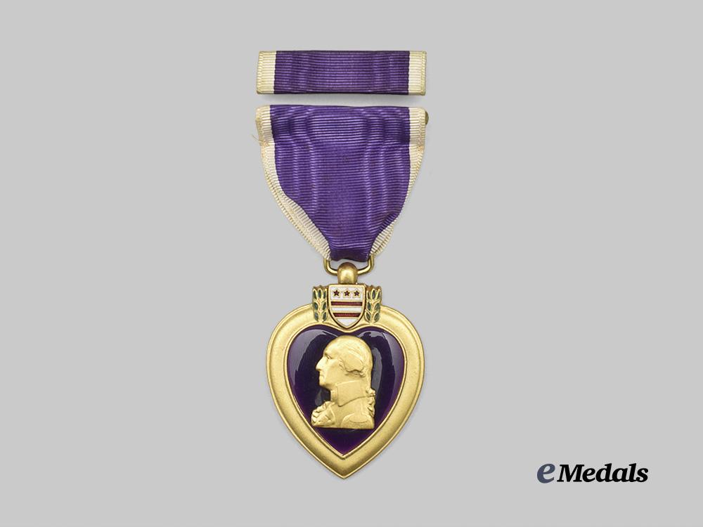 united_states._a_purple_heart_in_case_e_medals__w8462_5