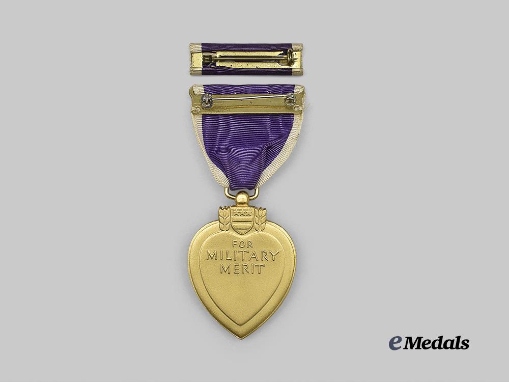 united_states._a_purple_heart_in_case_e_medals__w8462_7
