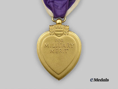 united_states._a_purple_heart_in_case_e_medals__w8462_8