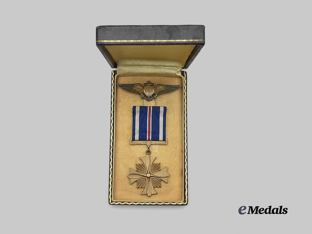united_states._a_d_f_c_to_captain_mc_bryde_jr._united_states_marine_corps_e_medals__w8463_7