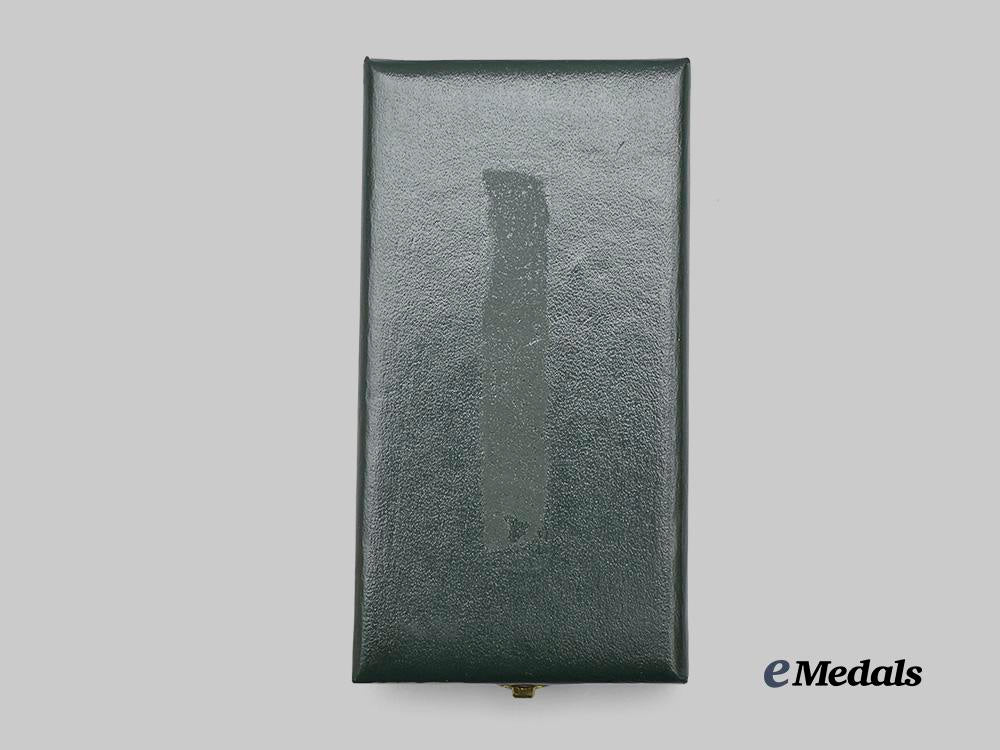 senegal._an_order_of_the_lion,_knight_in_case_e_medals__w8464_2